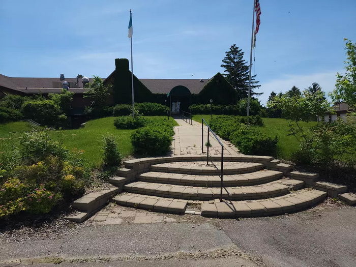 The Jewel of Grand Blanc - From Banana 1015 Radio (newer photo)